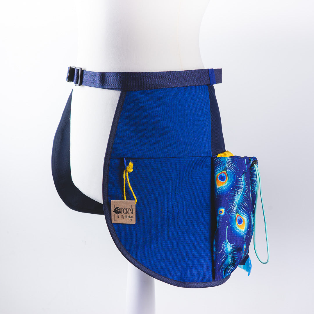 granatowe pawie pióra