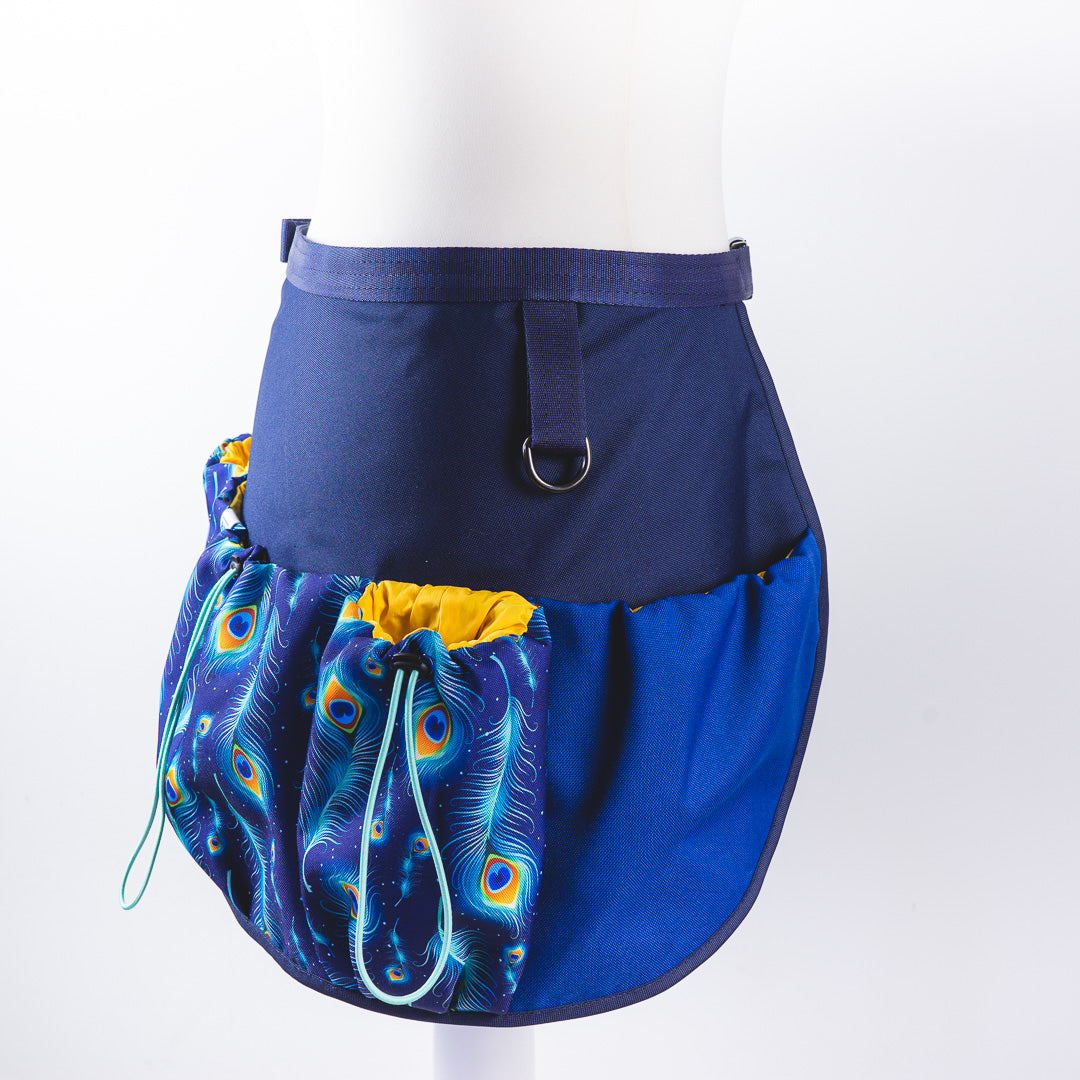 granatowe pawie pióra